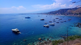 Schisò, dall'Ocean Coral al Tatoosh navi del lusso in attesa di approdo...