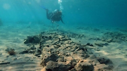 Nei fondali di Gela recuperato un Louterion di marmo del VI secolo a.c