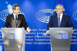 Aeroporti, la "rotta" di Musumeci: fusione dei 6 scali e solo 2 gestori