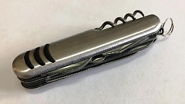 Paternò, minaccia compagna con coltello e sferra pugno al figlio di lei: arrestato