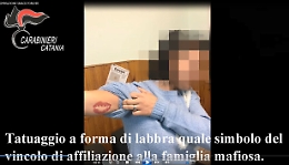 Giarre, tatuaggio a forma di labbra pizzo e "gestione" di case popolari: ecco le nuove leve del clan Laudani