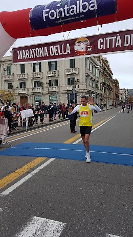 Vincenzo Puccio, un prete che va di corsa....con la benedizione del Papa