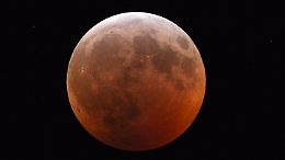 L'equinozio di primavera arriva con un giorno di anticipo e con la SuperLuna