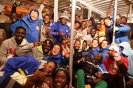 Mare Jonio, indagato il comandante
&laquo;Non si &egrave; fermato all'alt della GdF&raquo;