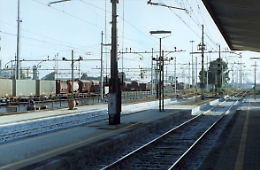 Linea elettrica danneggiata da ignoti, treni sospesi tra Catania e Caltanissetta Xirbi