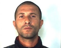 Misterbianco, tenta fuga dopo furto lanciandosi da muro: acciuffato