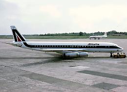 Sciopero, previsto caos negli aeroporti: soltanto Alitalia cancella 95 voli