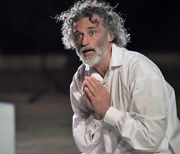 "Uno nessuno centomila", il monologo pirandelliano di Enrico Lo Verso