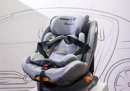 Bimbi in auto, al via l'obbligo d'installazione dei seggiolini anti-abbandono