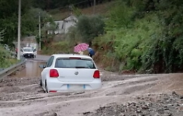 Temporali a Palermo: traffico in tilt, strade allagate, chiusa per fango la Ss113