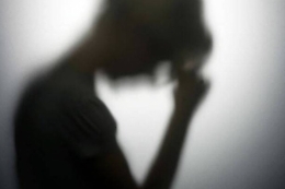 Picchia la compagna fino a renderla quasi cieca: trentenne processato a Marsala