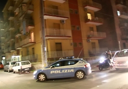 Catania, 13enne si lancia dal balcone: morto