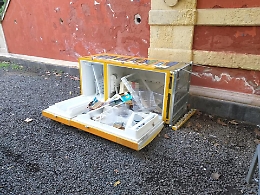 Catania, vandalizzato FrigoBook al Giardino Bellini. Mirabella: «Schifosi»