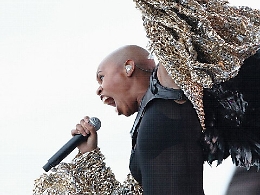 Skunk Anansie in concerto stasera a Taormina
Skin: &laquo;&Egrave; pazzesco essere al Teatro Antico&raquo;