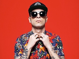 Clementino stasera a Zafferana: «Il mio show in 3 round. Sul palco anche il catanese Mirko Miro»
