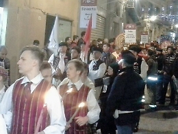 Agrigento, la sagra del mandorlo &egrave; entrata nel vivo con la fiaccolata della pace