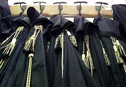 Marsala, faceva la "cresta" sugli inventari ereditari, ex cancelliera del Tribunale condannata