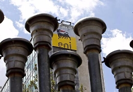 Eni: in 500 chiedono stop impianti Gela
