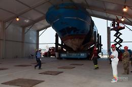 Oltre 2000 migranti sbarcati in Sicilia a Melilli estratti 217 corpi dal relitto