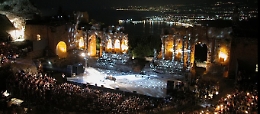Teatro e concerti: le star dell'estate in Sicilia. Presentato calendario eventi
