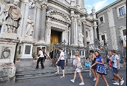 Turismo, otto italiani su dieci preferiscono il Bel Paese e in cima c'è la Sicilia