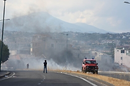 Catania, oltre 50 interventi dei vigili del fuoco: paura a Ognina