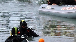 Il cadavere di un uomo di colore nei fondali del porto di Catania, via al recupero