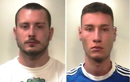 Telecamera li riprende mentre indossano il passamontagna, arrestati autori del colpo al Mickey Store di Catania