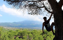Parkour, volteggi, salti e scalate dei tracciatori etnei