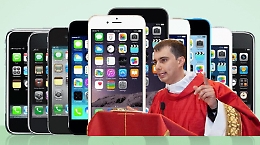 &laquo;Si pu&ograve; peccare anche con il cellulare&raquo; e il prete dice s&igrave; alla benedizione degli smartphones