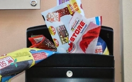 Stop a volantino "selvaggio" a Catania nel rispetto dell'ambiente