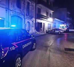 Sortino, con l'auto finisce contro l'abitazione di un'anziana distruggendo il prospetto
