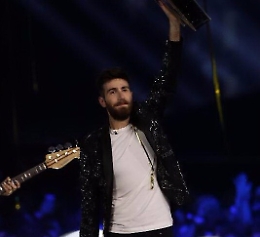 Il ragusano Lorenzo Licitra vince a sorpresa X Factor