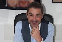 Andrea Bonanno, il chirurgo che "rimodella" i vip, ha un "Cuore d'aMare"