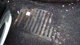 Catania, caditoia asfaltata in Largo Paisiello dopo scavi per fibra ottica