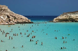 La Spiaggia dei Conigli è la più bella d'Italia