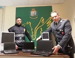 Paternò e Biancavilla, sequestrati due centri scommesse abusivi