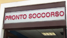Niscemi, "dovete ricoverami" e al rifiuto del medico devasta pronto soccorso