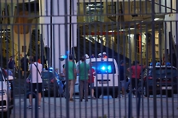 Agente di Polizia diretto a Palermo su auto caduta da ponte traghetto
