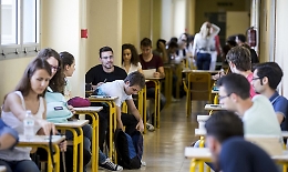 Maturità, arriva il "grande giorno": ecco i temi che si aspettano i ragazzi