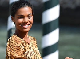 Tina Kunakey, la moglie mezza sicula di Vincent Cassel, incanta Venezia