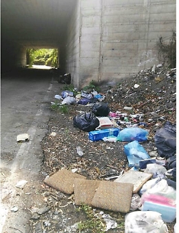 Giarre: Microdiscariche  nella frazione di Tagliaborsa