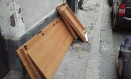 Catania,  rifiuti ingombranti in strada da quasi una settimana: "A che serve la prenotazione"?