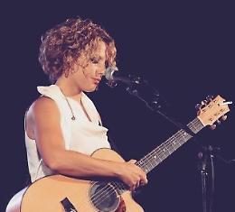 Samuela Schilir&ograve; al Mono di Catania