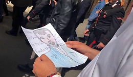 Motta Sant'Anastasia, il disegno del bambino a Salvini: «Speriamo in te»