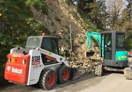 Sindaco sistema strada chiusa da 13 anni, ex Provincia lo denuncia