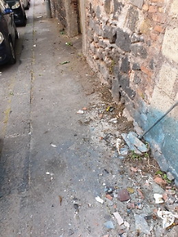 Catania, discarica di carrozzeria in via Rasà: la Dusty risponde