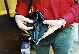 Sicilia, famiglie sempre più indebitate: a Siracusa la “maglia nera”