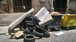 Catania: Via Grotta Magna sempre più simile ad una discarica