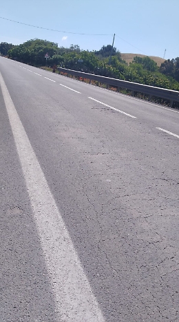 Rifacimento manto stradale incompleto nella "Vizzini - Caltagirone"